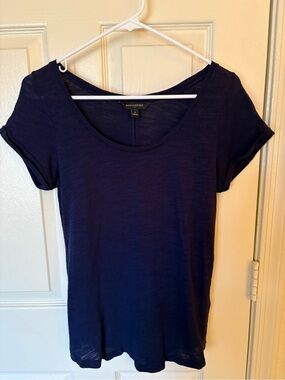 Banana Republic Deep Purple Scoop Neck Short-Sleeve Tee